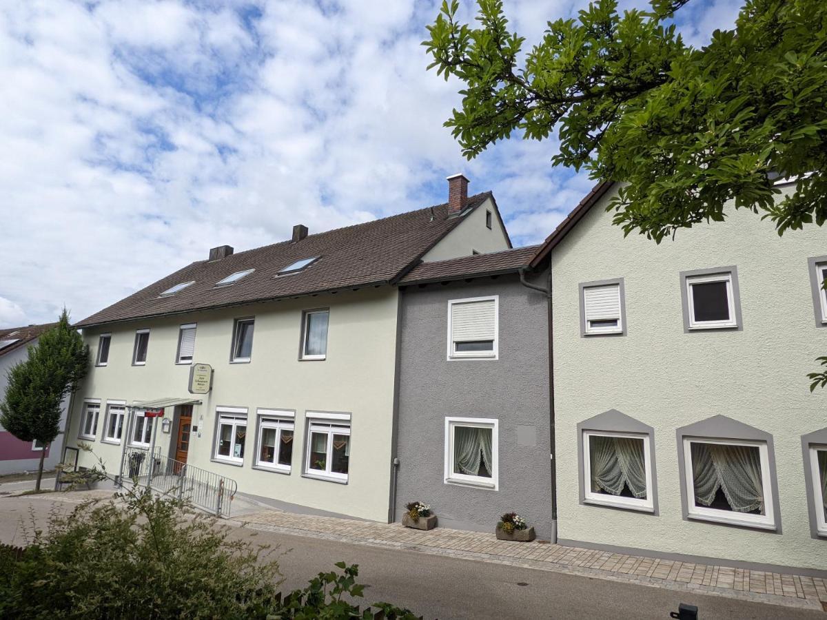 Zum Schwarzen Baeren Hotel Vohenstrauss Exterior photo